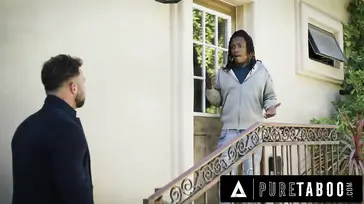 Ich bin mit meinem Stiefbruder allein zu Hause... und er vögelt mich.